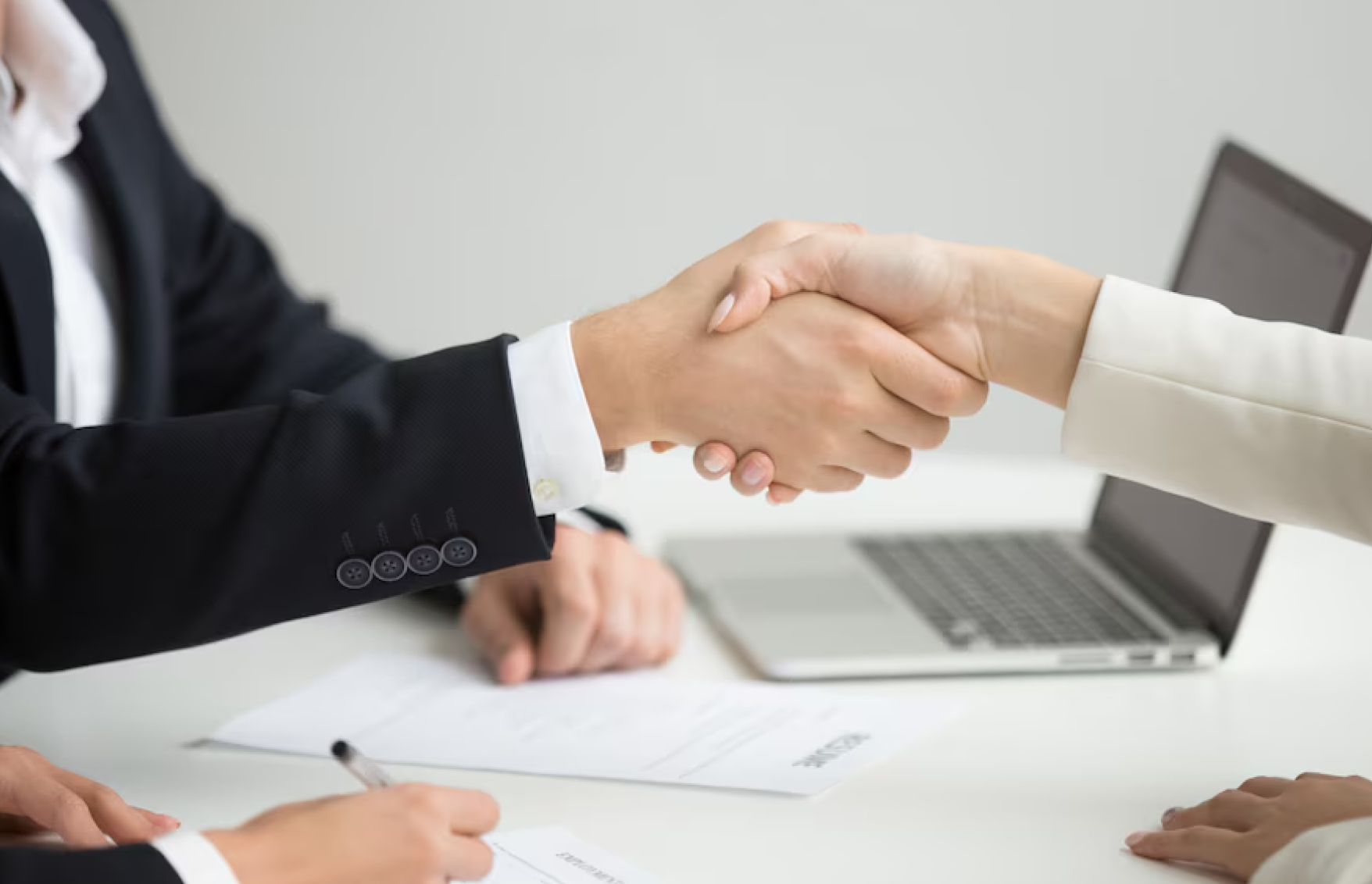 နိုင်ငံခြားသား ကျွမ်းကျင်လက်မှတ်ရ အလုပ်သင် လူနေမှုဘဝအတွက် အသက်မွေးဝမ်းကြောင်းဆိုင်ရာ ပံ့ပိုးကူညီမှုများ