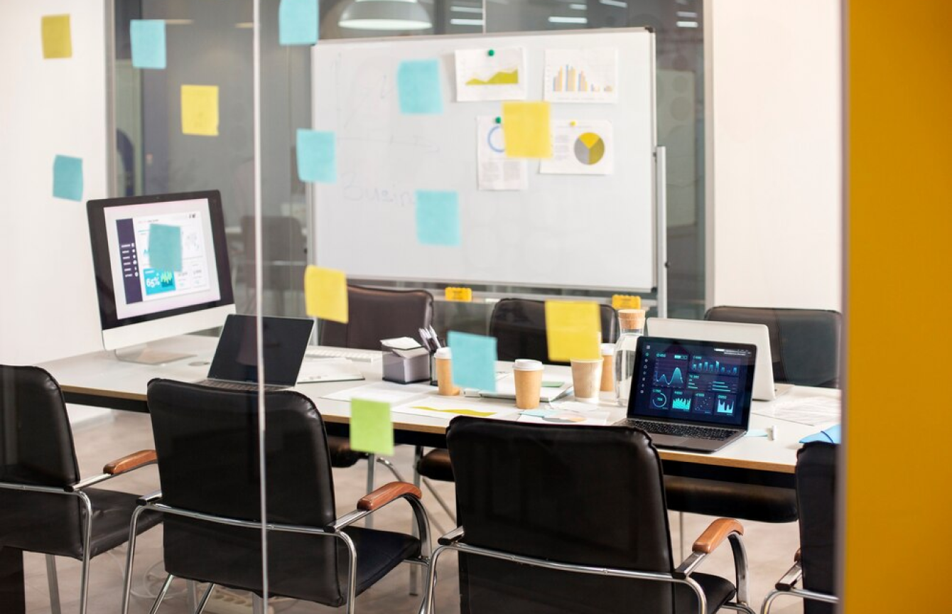 သူငယ်ချင်းကျွမ်းကျင်မှုလေ့ကျင့်သင်တန်းသားများကို လက်ခံခြင်းမှ ကုမ္ပဏီအတွင်း အသက်ဝင်မှုမြှင့်တင်ခြင်း